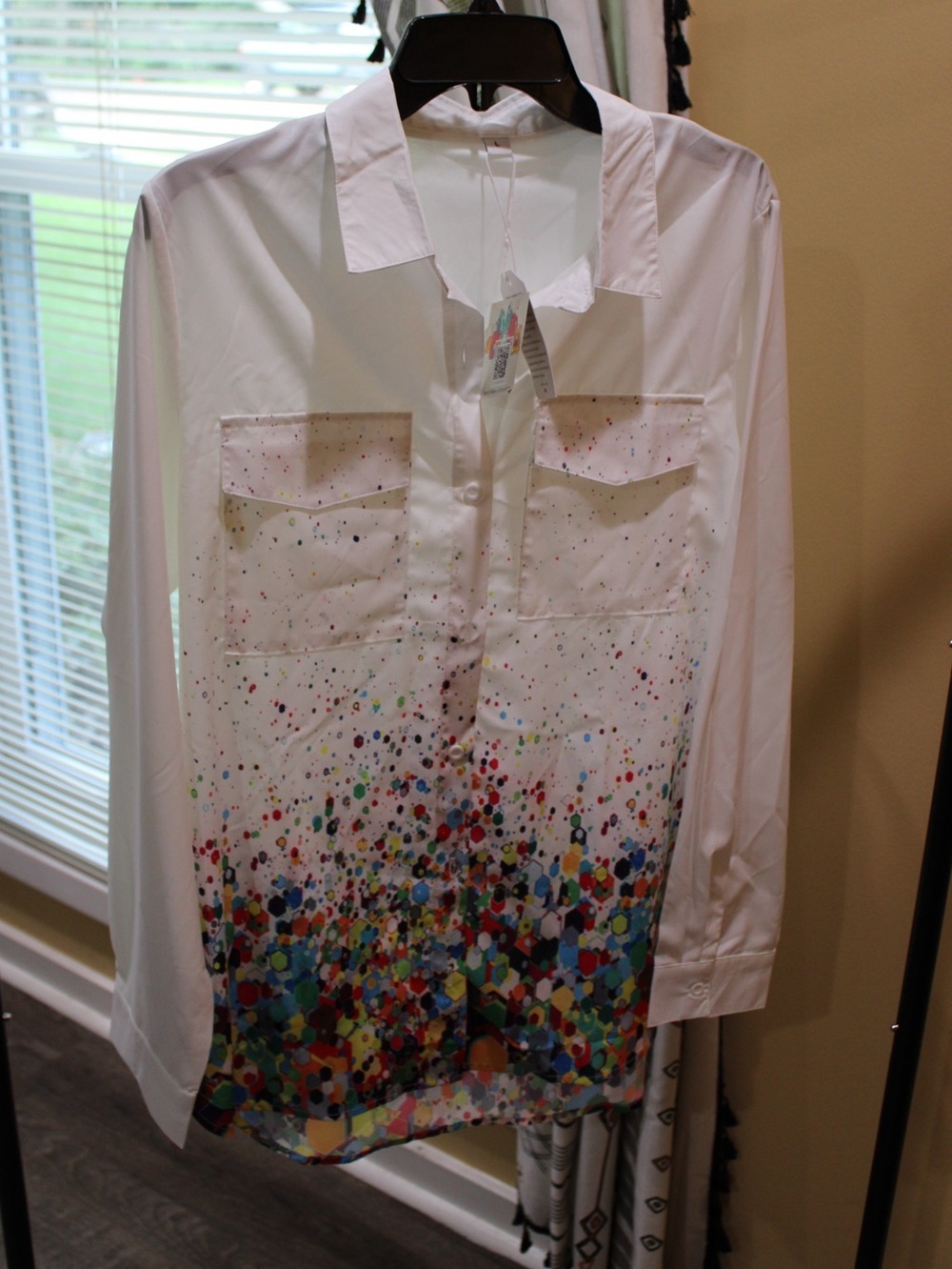 White Button Front Blouse Colorful Confetti Print Long Sleeve Top Size Large NWT
